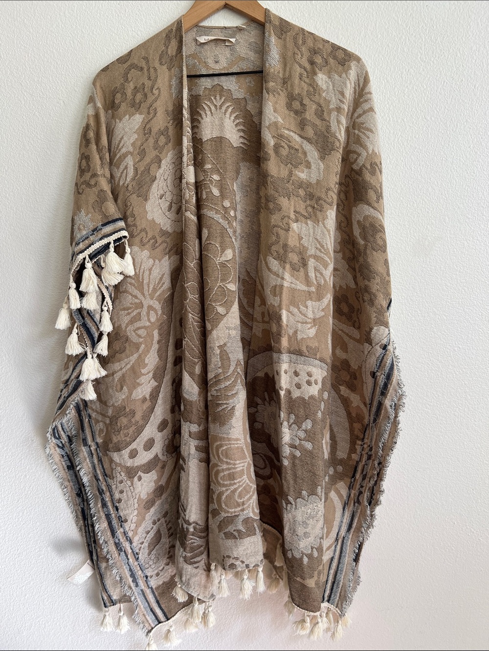 SOFT SURROUNDINGS Jacquard Damask Cotton Blend Wrap Shawl Poncho Beige OS